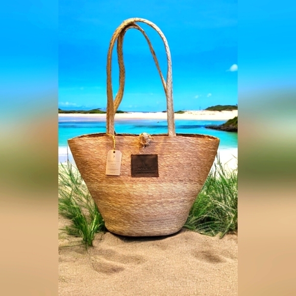 Straw Beach Bag  Tote from Cancun Resort - Picture 1 of 11